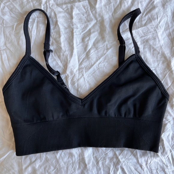 Lululemon Ebb to Street Bra 
Light Support Black - Picture 2 of 6